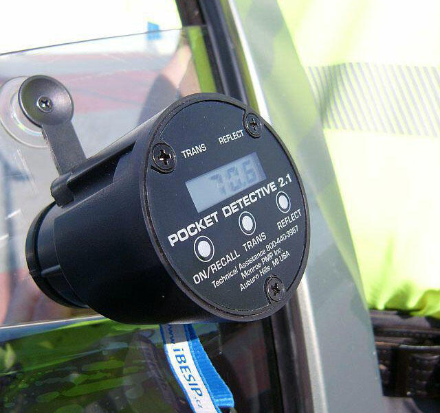 Měřidlo propustnosti automobilového skla VRECKOVÝ DETEKTÍV 2.1. OPRAVENÉ