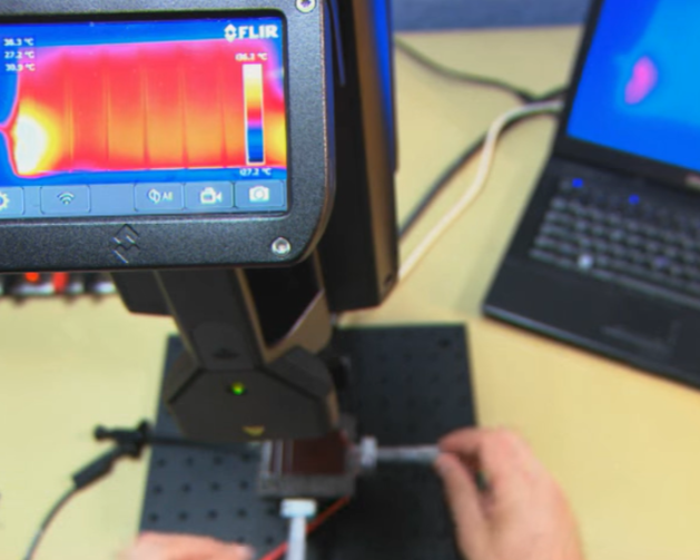 Zákaznické měření MWIR termokamerou pro vědu a výzkum