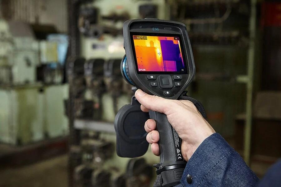 Termokamera FLIR E96 pro průmysl a stavebnictví