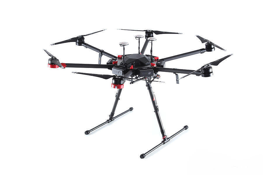 Zostava: Kamera Wiris Agro R &amp; DJI M600 Pro &amp; DJI RONIN-MX